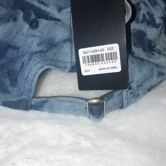 NWT Kendall & Kylie Hat Denim Washed Look with adjustable strap in back - Picture 6 of 6